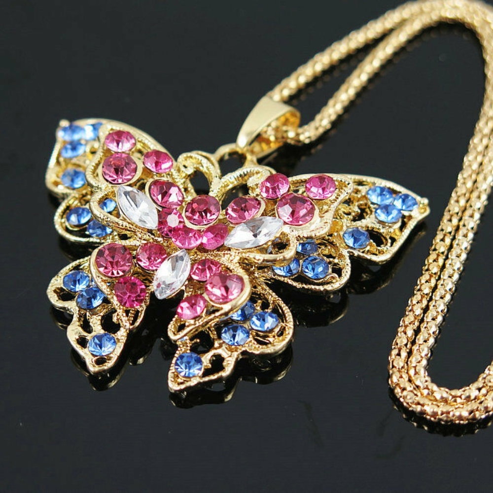 Beautiful Rhinestone Butterfly Pendant NWT-